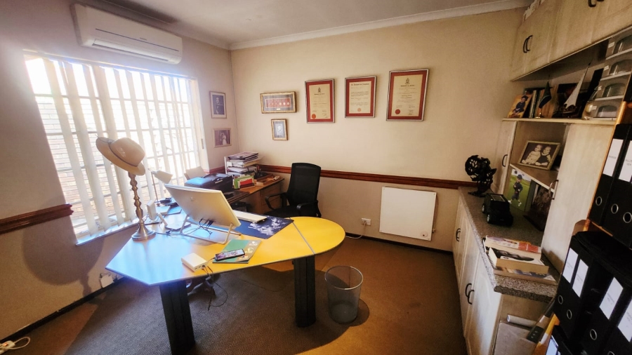 4 Bedroom Property for Sale in Eldoraigne Gauteng