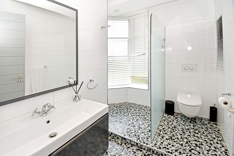 To Let 3 Bedroom Property for Rent in Sandhurst Gauteng