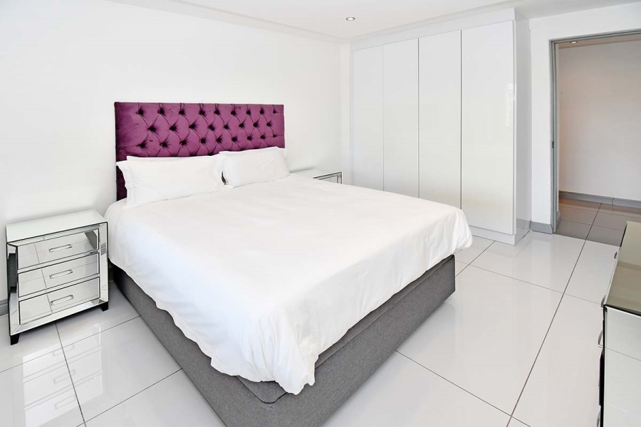 To Let 3 Bedroom Property for Rent in Sandhurst Gauteng