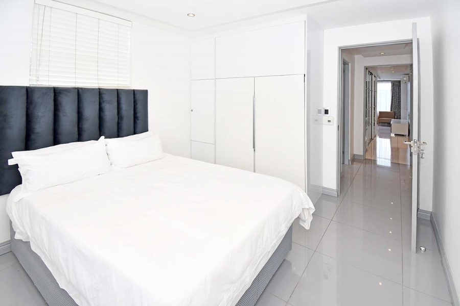 To Let 3 Bedroom Property for Rent in Sandhurst Gauteng