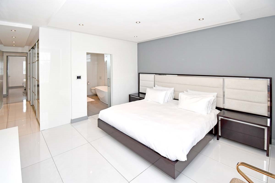 To Let 3 Bedroom Property for Rent in Sandhurst Gauteng