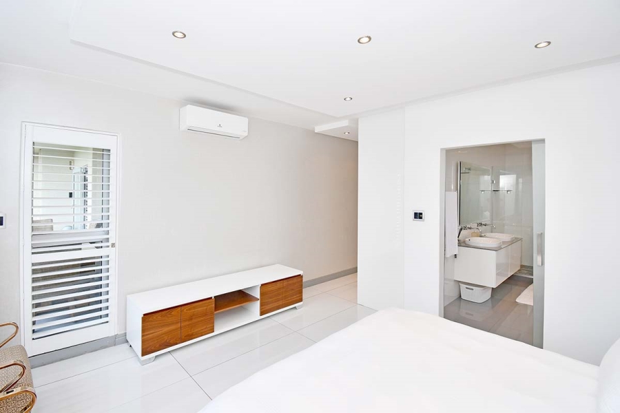 To Let 3 Bedroom Property for Rent in Sandhurst Gauteng