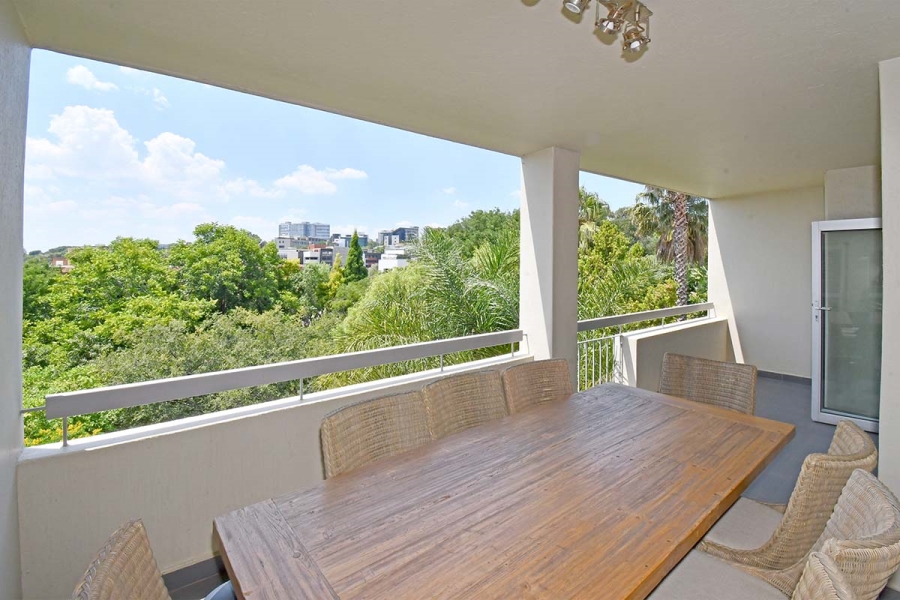 To Let 3 Bedroom Property for Rent in Sandhurst Gauteng