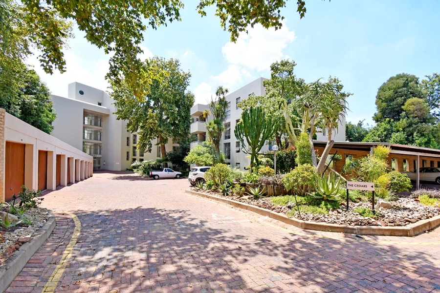 To Let 3 Bedroom Property for Rent in Sandhurst Gauteng