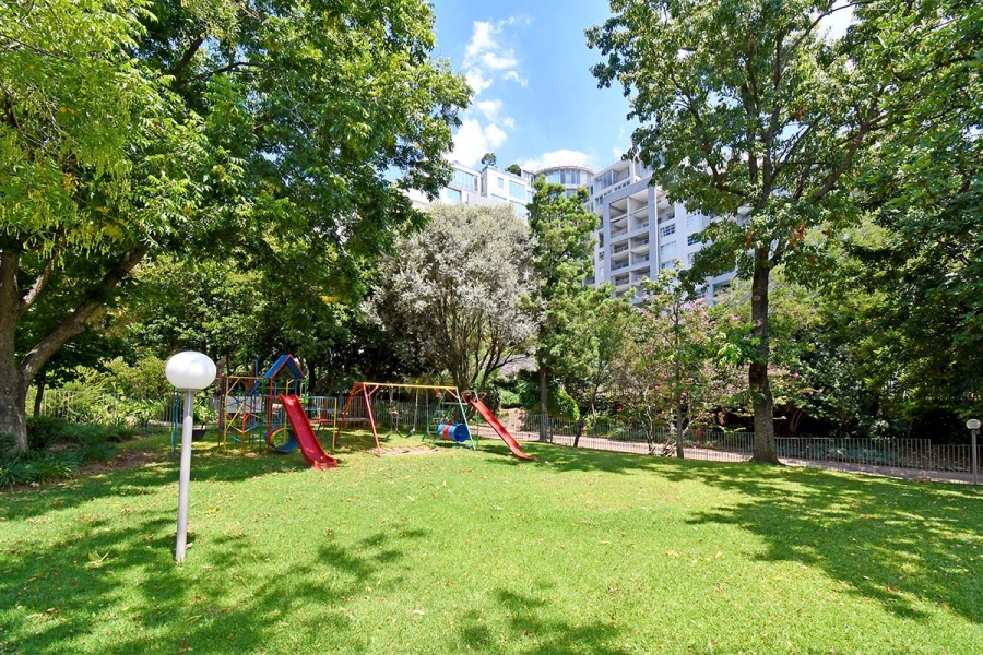 To Let 3 Bedroom Property for Rent in Sandhurst Gauteng