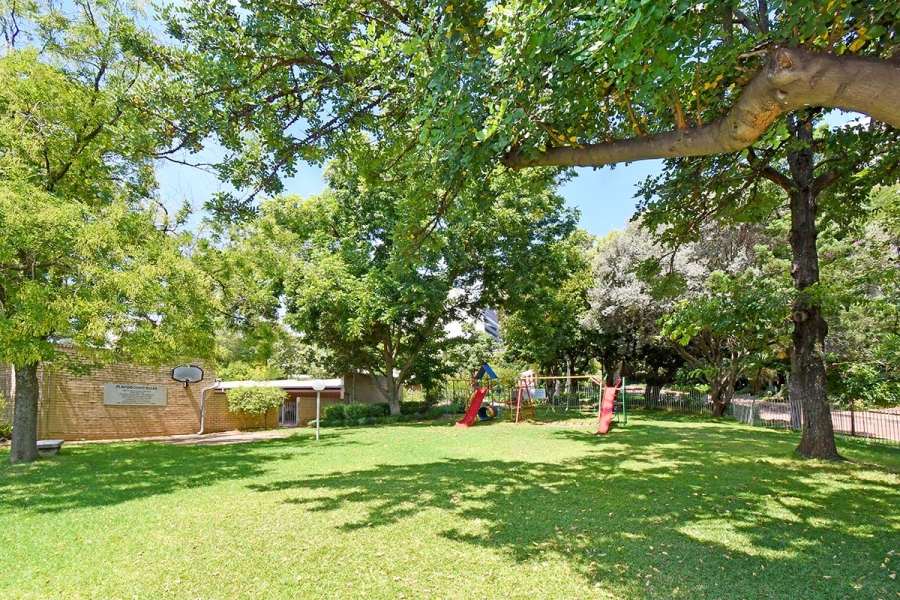 To Let 3 Bedroom Property for Rent in Sandhurst Gauteng