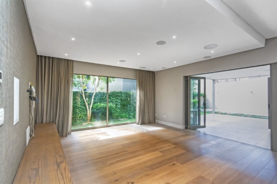 4 Bedroom Property for Sale in Sunset Acres Gauteng