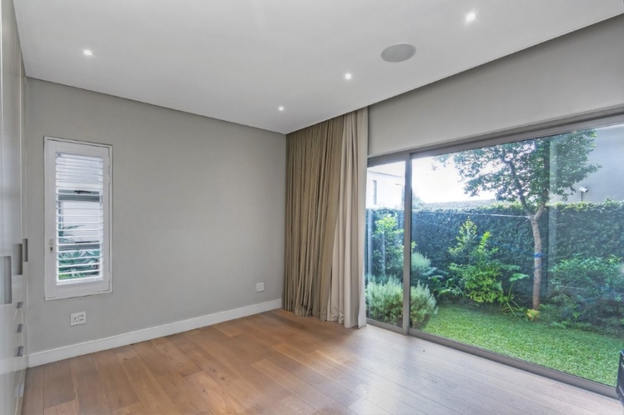 4 Bedroom Property for Sale in Sunset Acres Gauteng