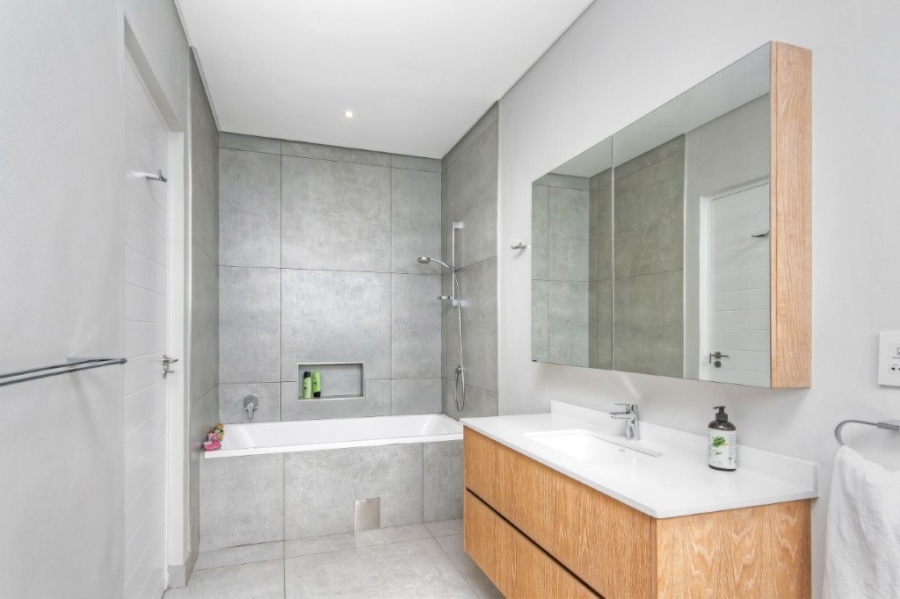 4 Bedroom Property for Sale in Sunset Acres Gauteng