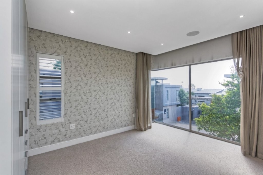 4 Bedroom Property for Sale in Sunset Acres Gauteng