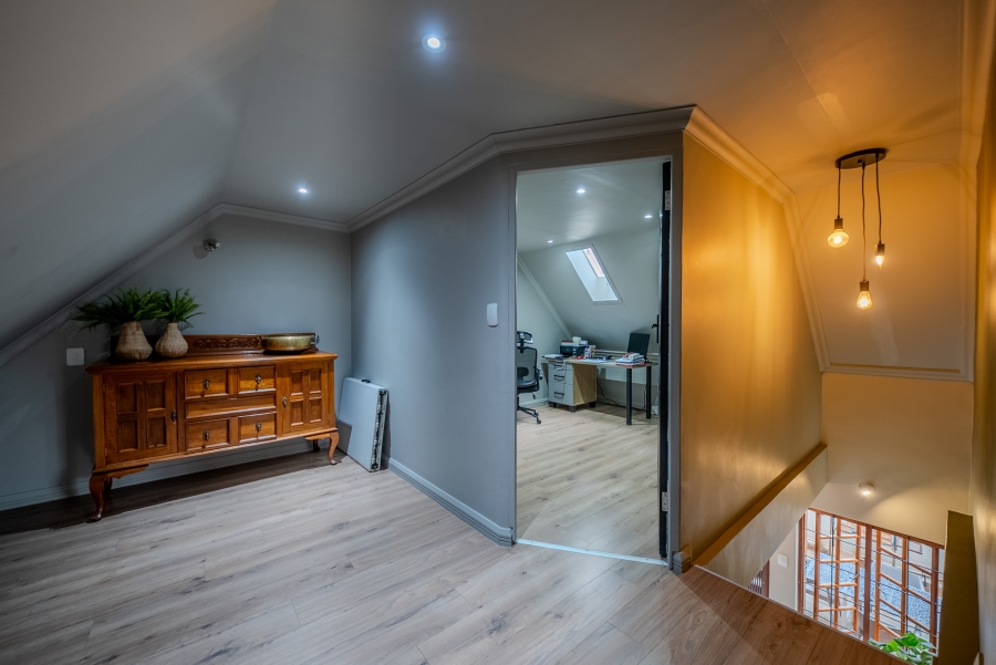 3 Bedroom Property for Sale in Faerie Glen Gauteng