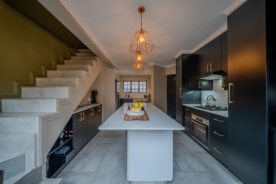 3 Bedroom Property for Sale in Faerie Glen Gauteng