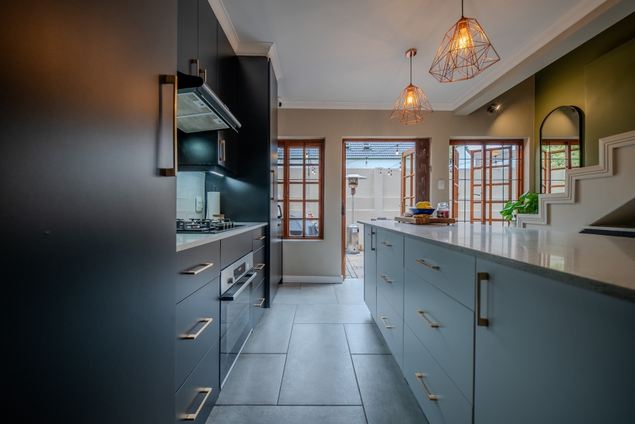 3 Bedroom Property for Sale in Faerie Glen Gauteng