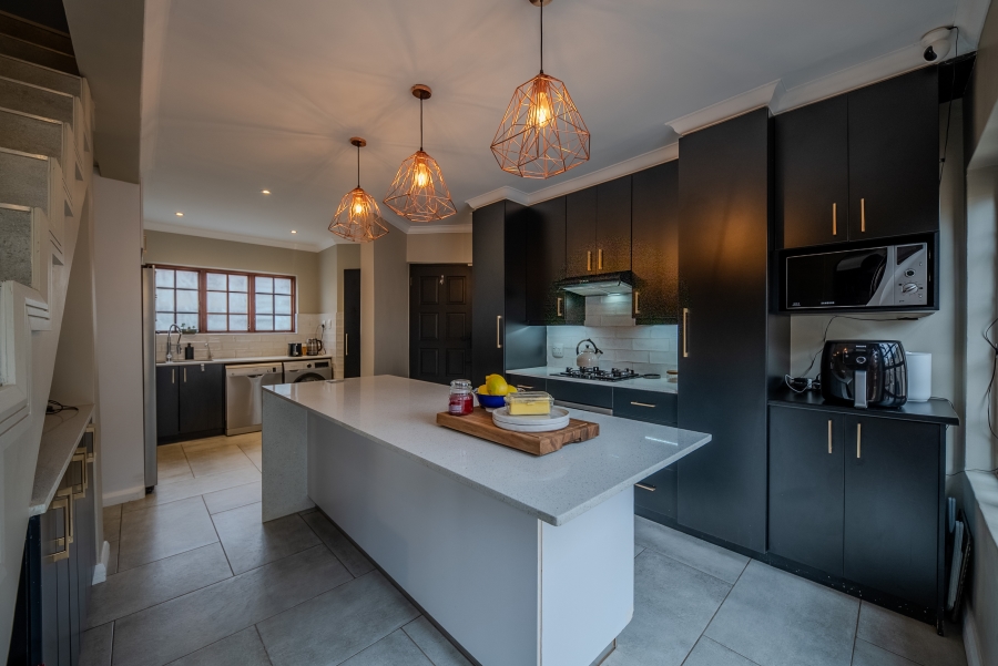 3 Bedroom Property for Sale in Faerie Glen Gauteng