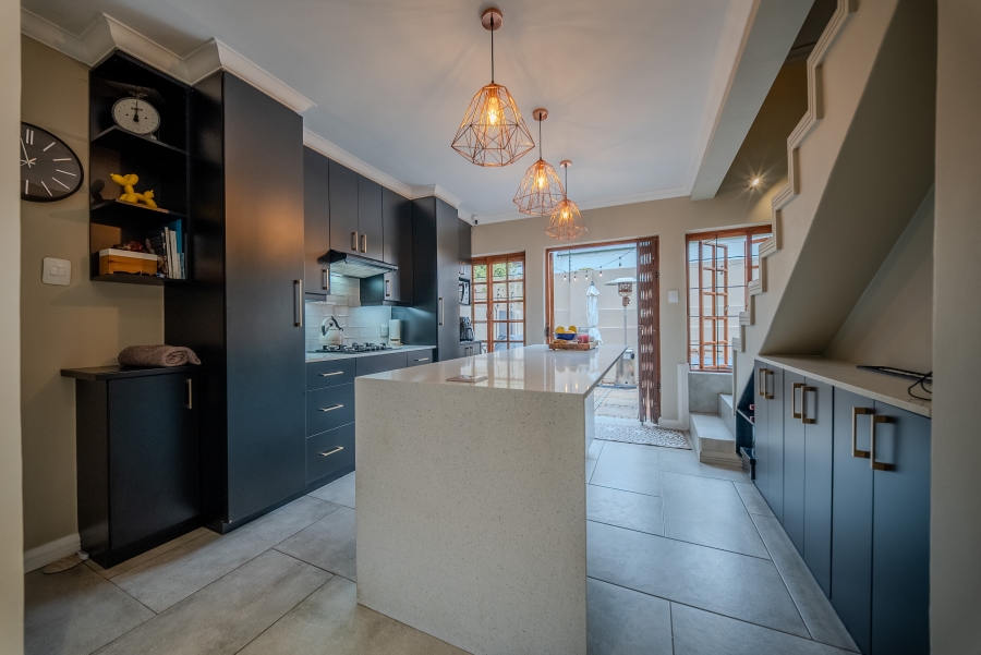 3 Bedroom Property for Sale in Faerie Glen Gauteng