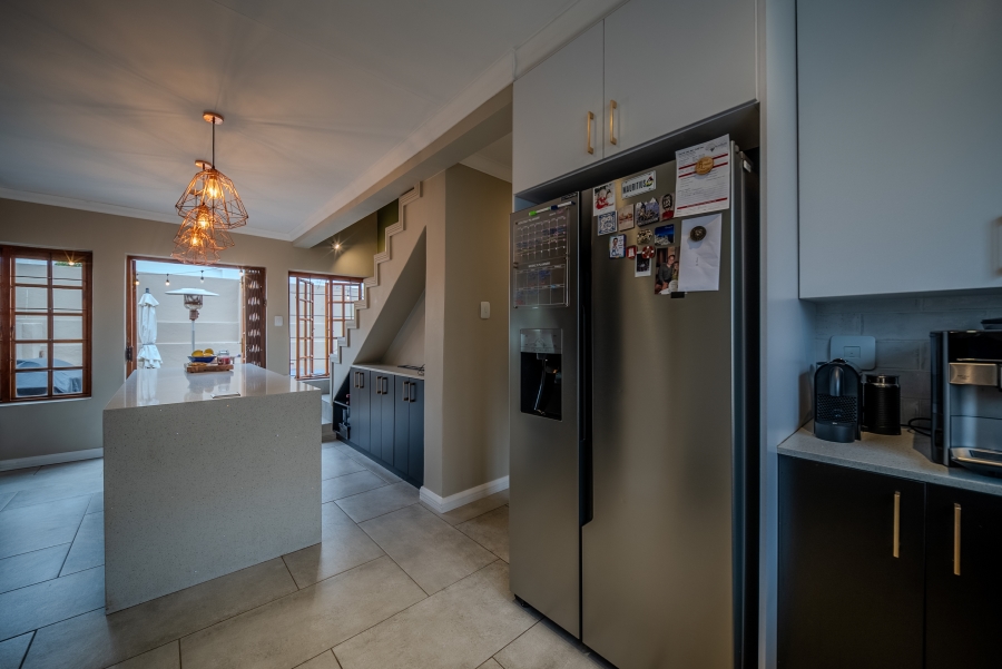 3 Bedroom Property for Sale in Faerie Glen Gauteng