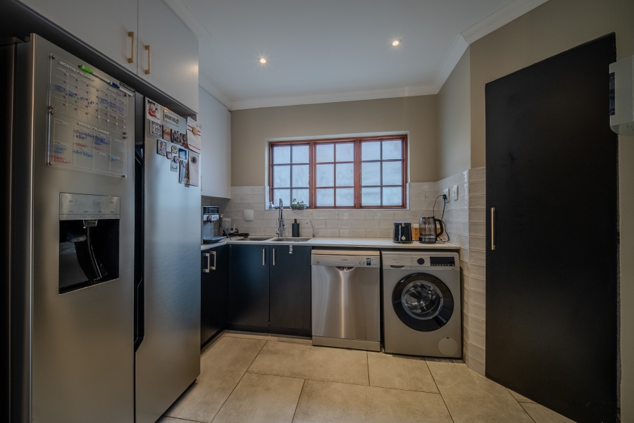 3 Bedroom Property for Sale in Faerie Glen Gauteng