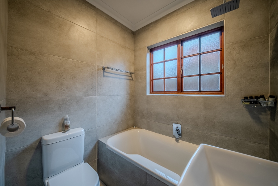 3 Bedroom Property for Sale in Faerie Glen Gauteng