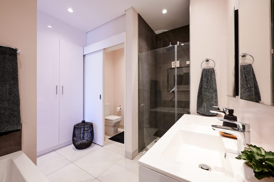 To Let 2 Bedroom Property for Rent in Hurlingham Gauteng