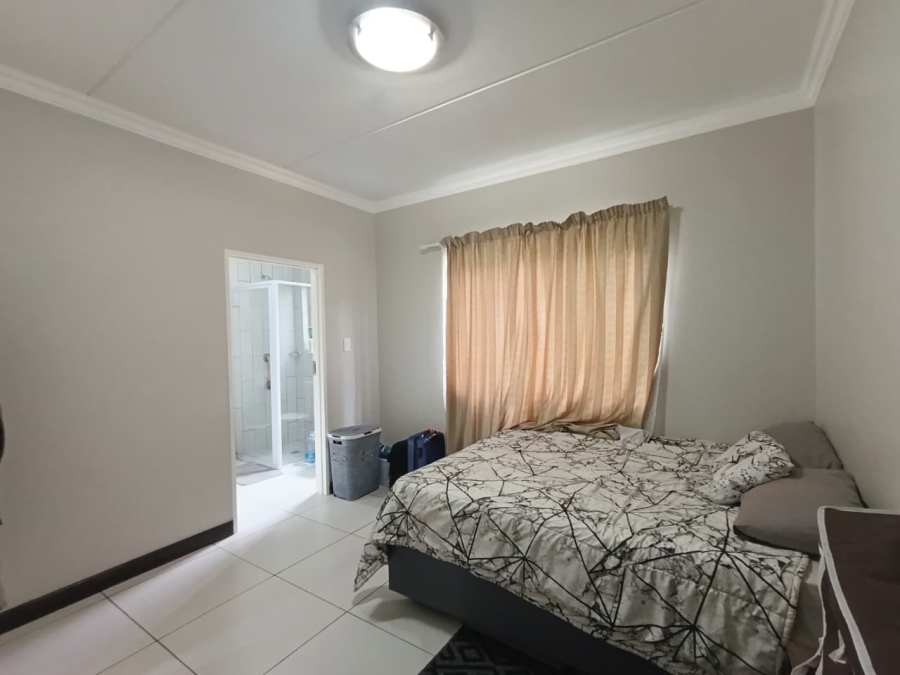 1 Bedroom Property for Sale in Halfway Gardens Gauteng