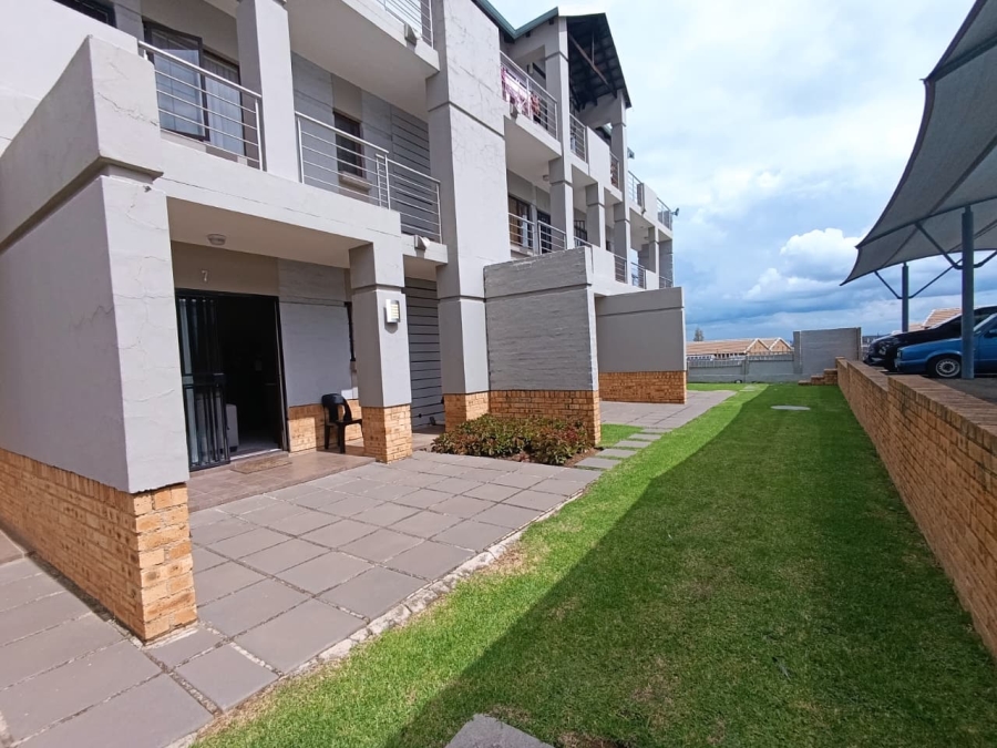 1 Bedroom Property for Sale in Halfway Gardens Gauteng