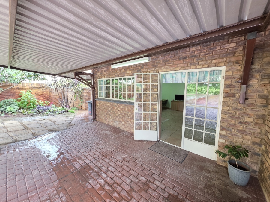 4 Bedroom Property for Sale in Moreleta Park Gauteng
