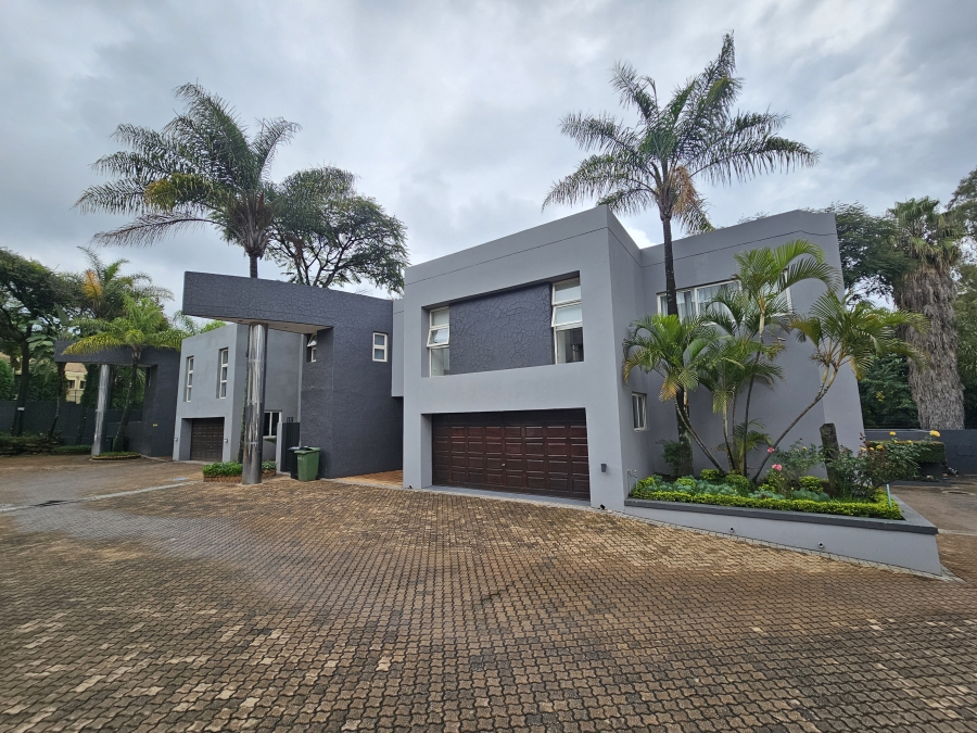 To Let 4 Bedroom Property for Rent in Sandhurst Gauteng