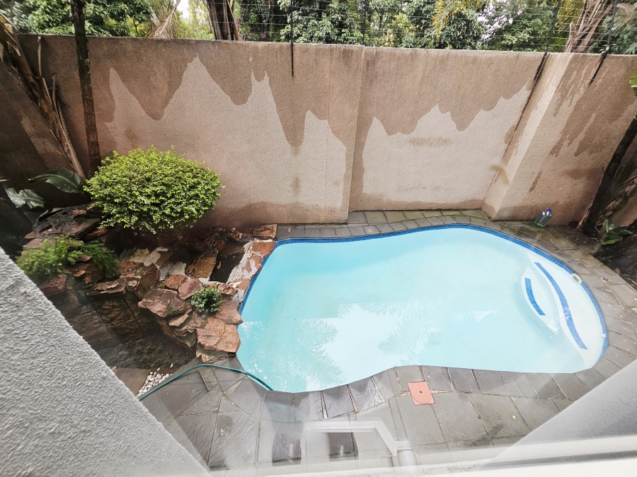 To Let 4 Bedroom Property for Rent in Sandhurst Gauteng