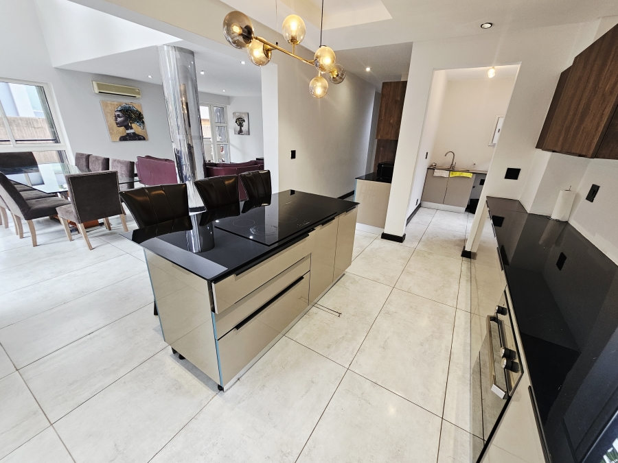 To Let 4 Bedroom Property for Rent in Sandhurst Gauteng