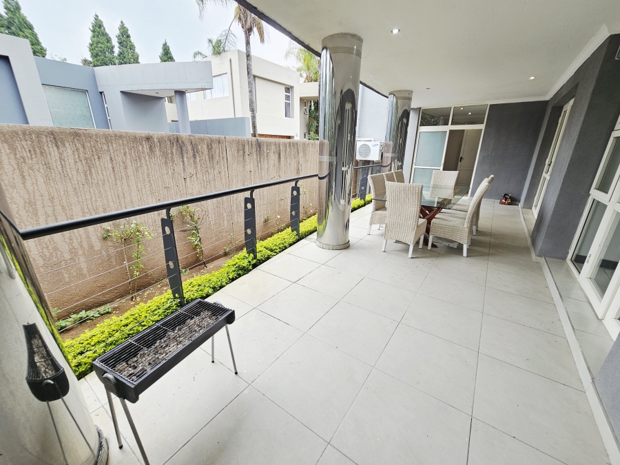 To Let 4 Bedroom Property for Rent in Sandhurst Gauteng