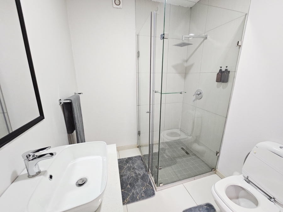 To Let 4 Bedroom Property for Rent in Sandhurst Gauteng