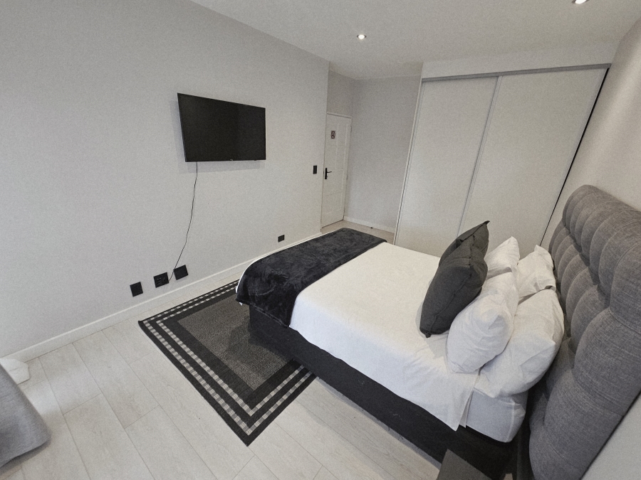 To Let 4 Bedroom Property for Rent in Sandhurst Gauteng