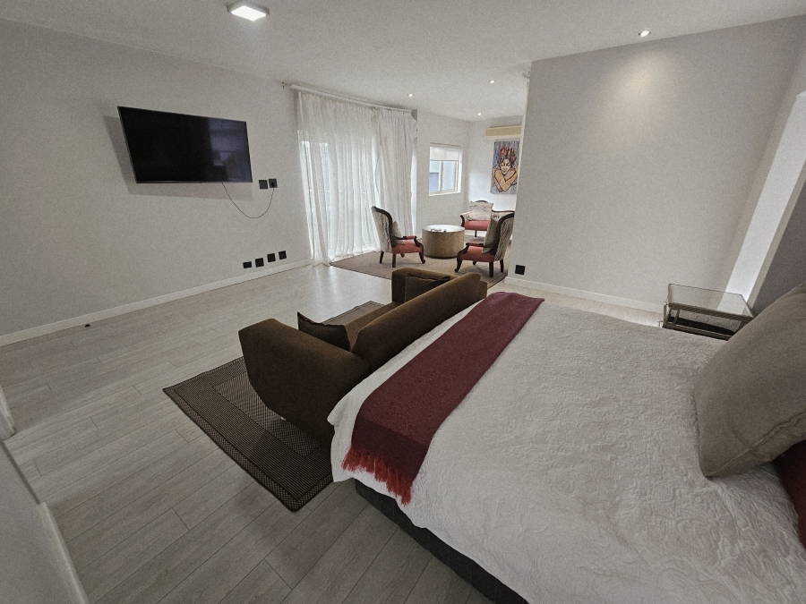 To Let 4 Bedroom Property for Rent in Sandhurst Gauteng