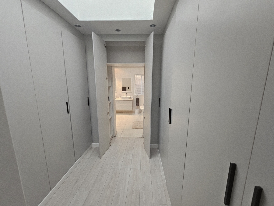 To Let 4 Bedroom Property for Rent in Sandhurst Gauteng