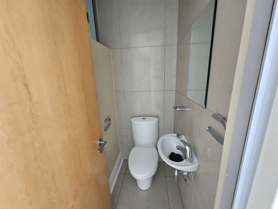 To Let 1 Bedroom Property for Rent in Sandown Gauteng