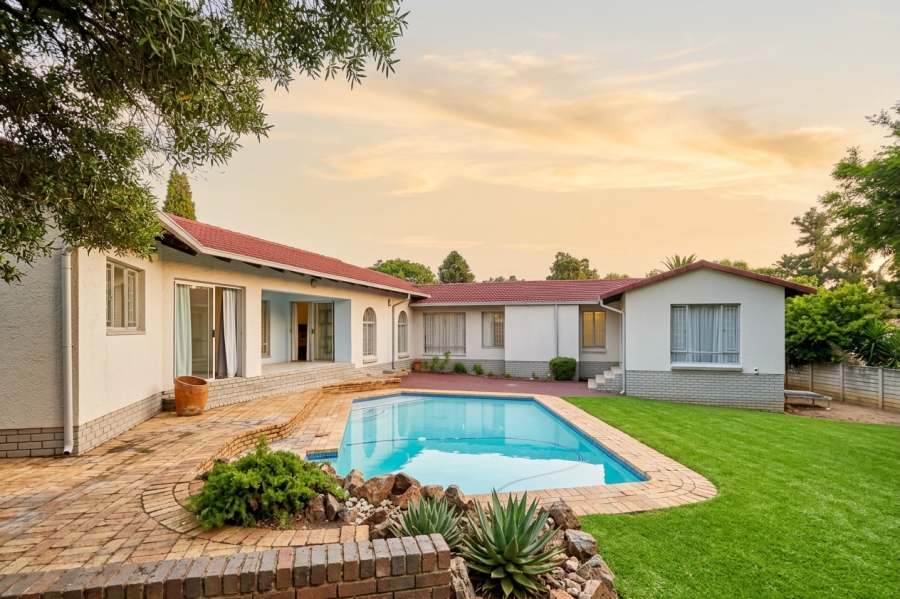 3 Bedroom Property for Sale in Wilgeheuwel Gauteng