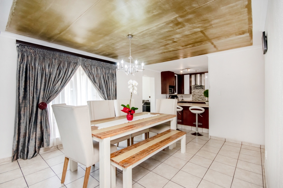 3 Bedroom Property for Sale in Wilgeheuwel Gauteng