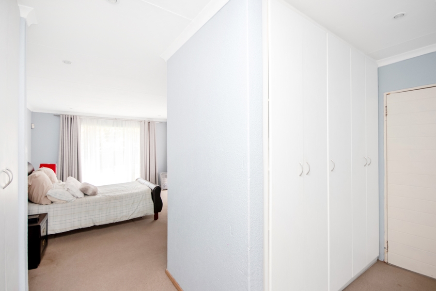 3 Bedroom Property for Sale in Wilgeheuwel Gauteng