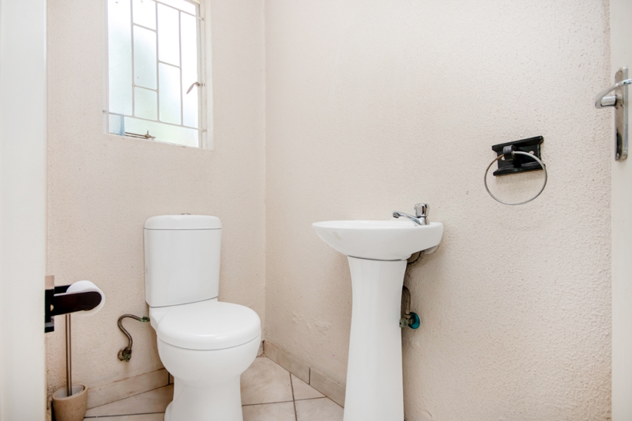 3 Bedroom Property for Sale in Wilgeheuwel Gauteng