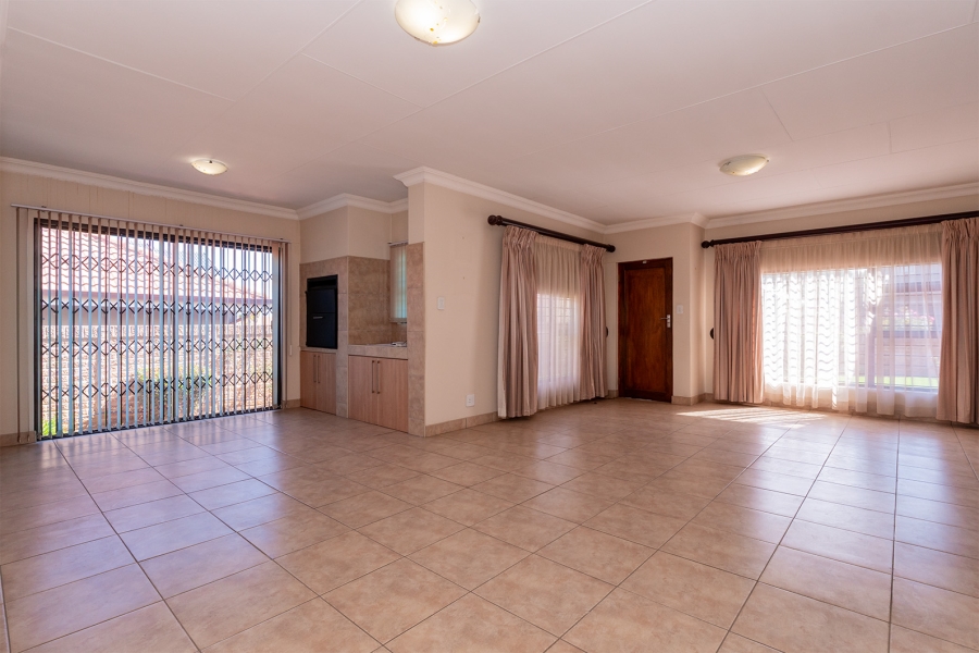 2 Bedroom Property for Sale in Parkrand Gauteng