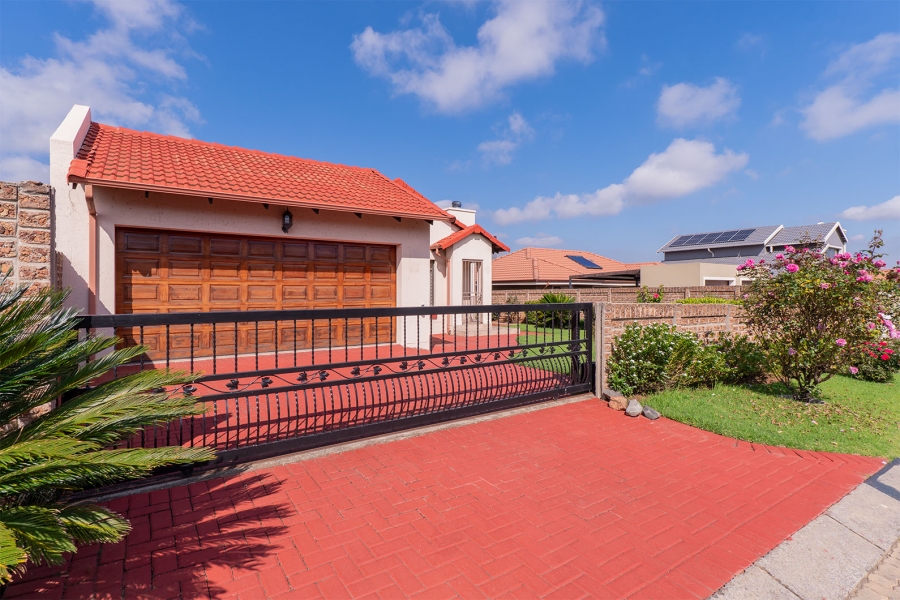 2 Bedroom Property for Sale in Parkrand Gauteng