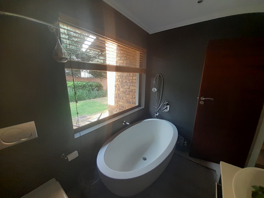 To Let 3 Bedroom Property for Rent in Pierre Van Ryneveld Gauteng