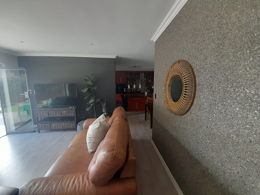 To Let 3 Bedroom Property for Rent in Pierre Van Ryneveld Gauteng