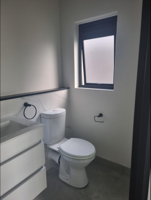 To Let 1 Bedroom Property for Rent in Waterfall Gauteng