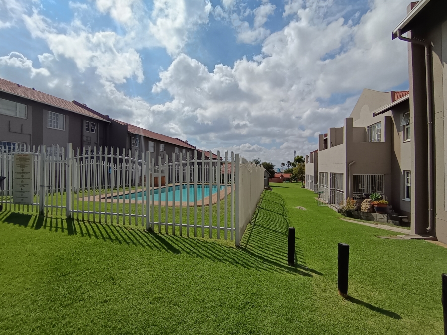 2 Bedroom Property for Sale in Meyersdal Gauteng