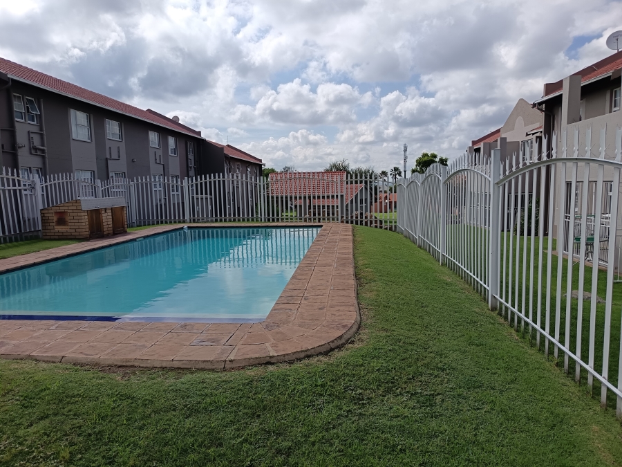 2 Bedroom Property for Sale in Meyersdal Gauteng