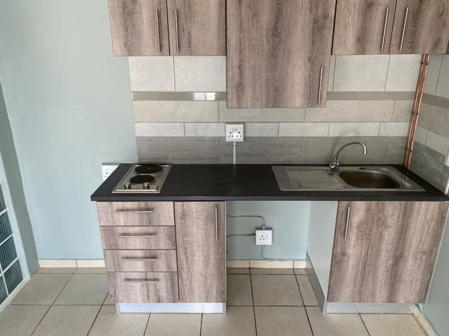 9 Bedroom Property for Sale in Linden Gauteng