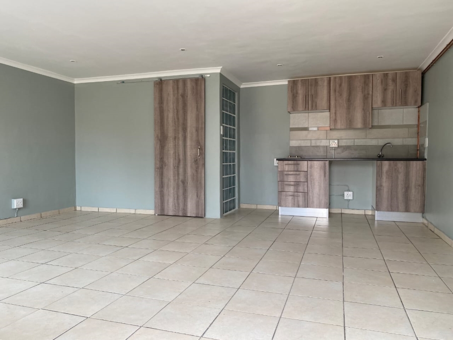 9 Bedroom Property for Sale in Linden Gauteng