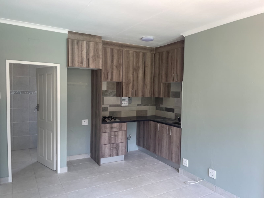 9 Bedroom Property for Sale in Linden Gauteng