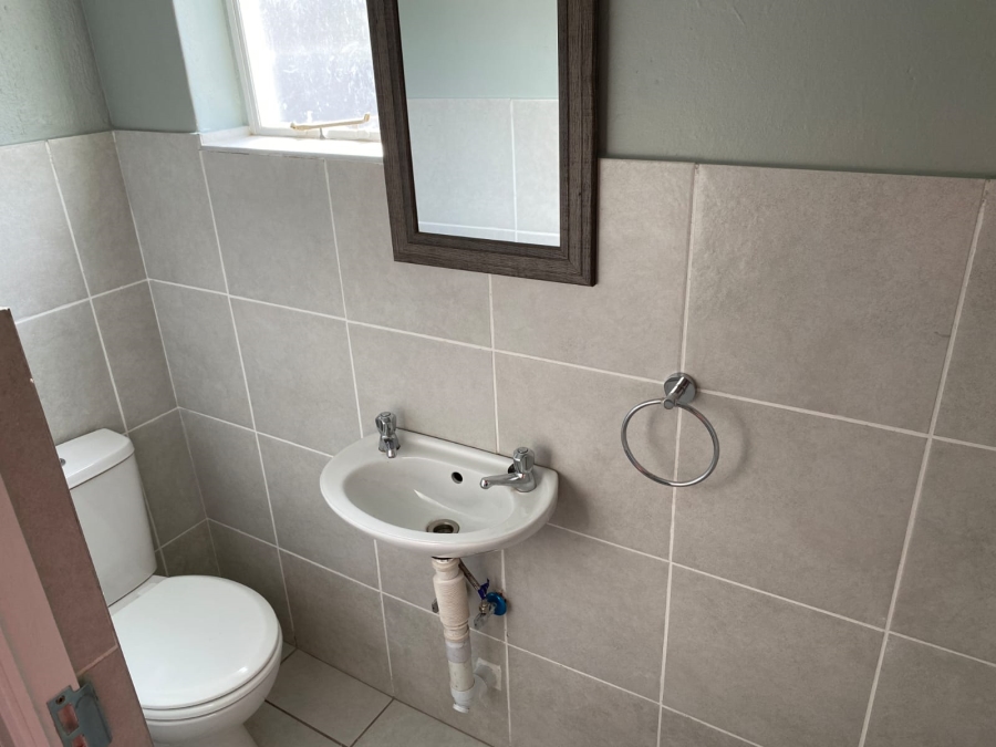 9 Bedroom Property for Sale in Linden Gauteng